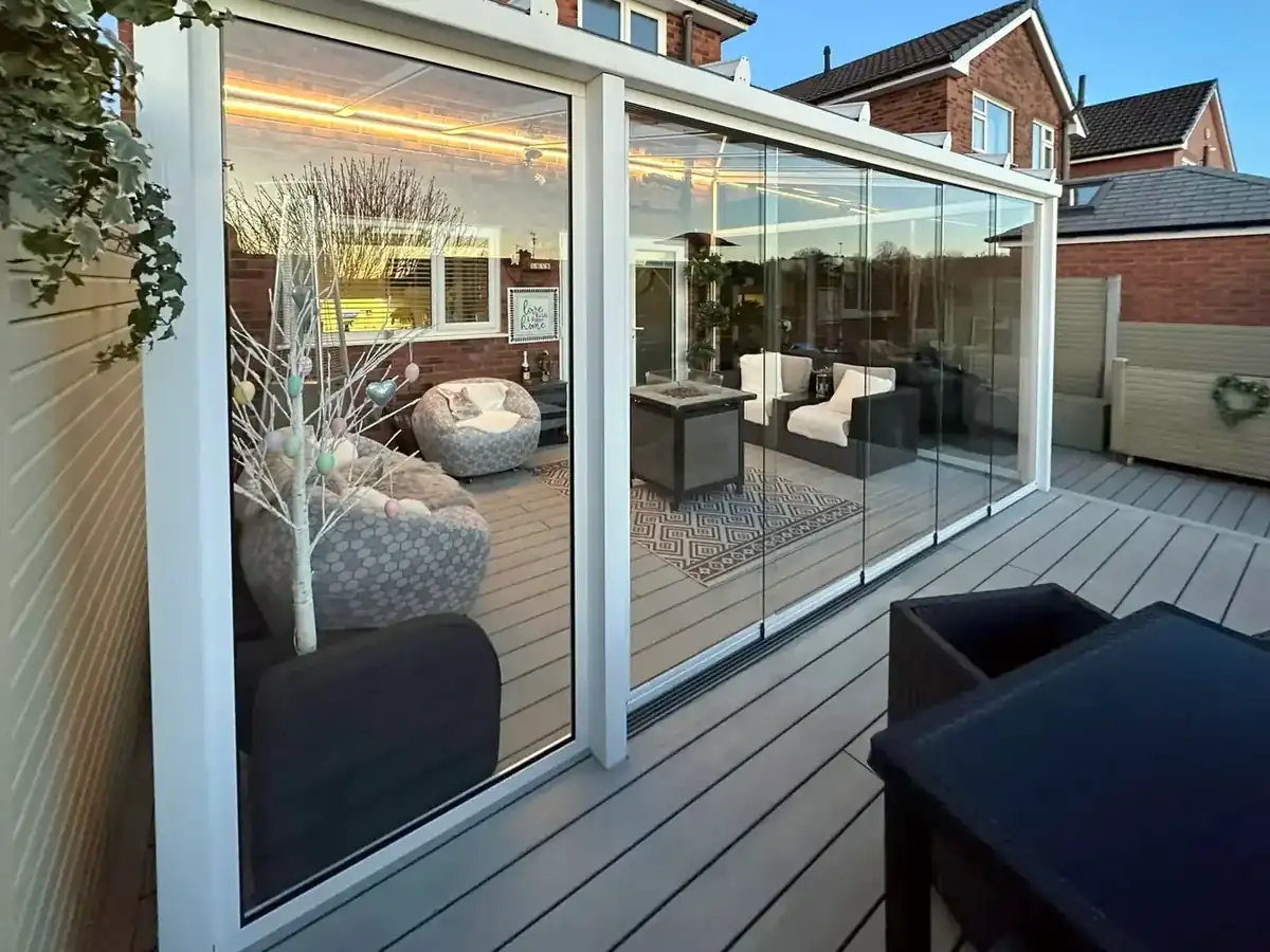 Accrington – 5 × 3.5 m glass room
