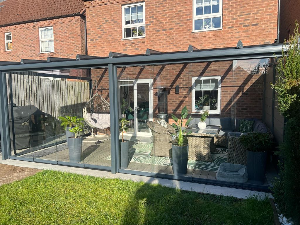 Glass Room black Color Rugby 1