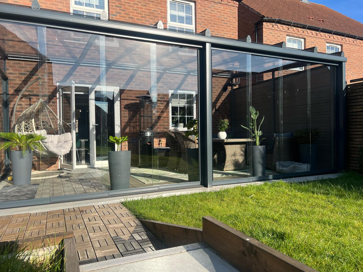 Glass Room black Color Rugby 2