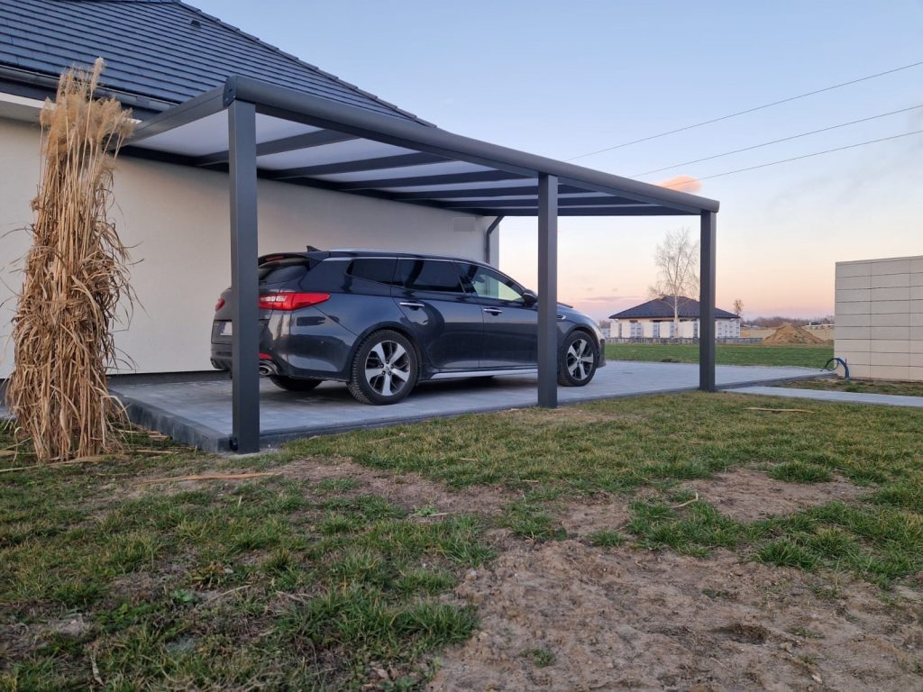 Glass veranda UK over carpot